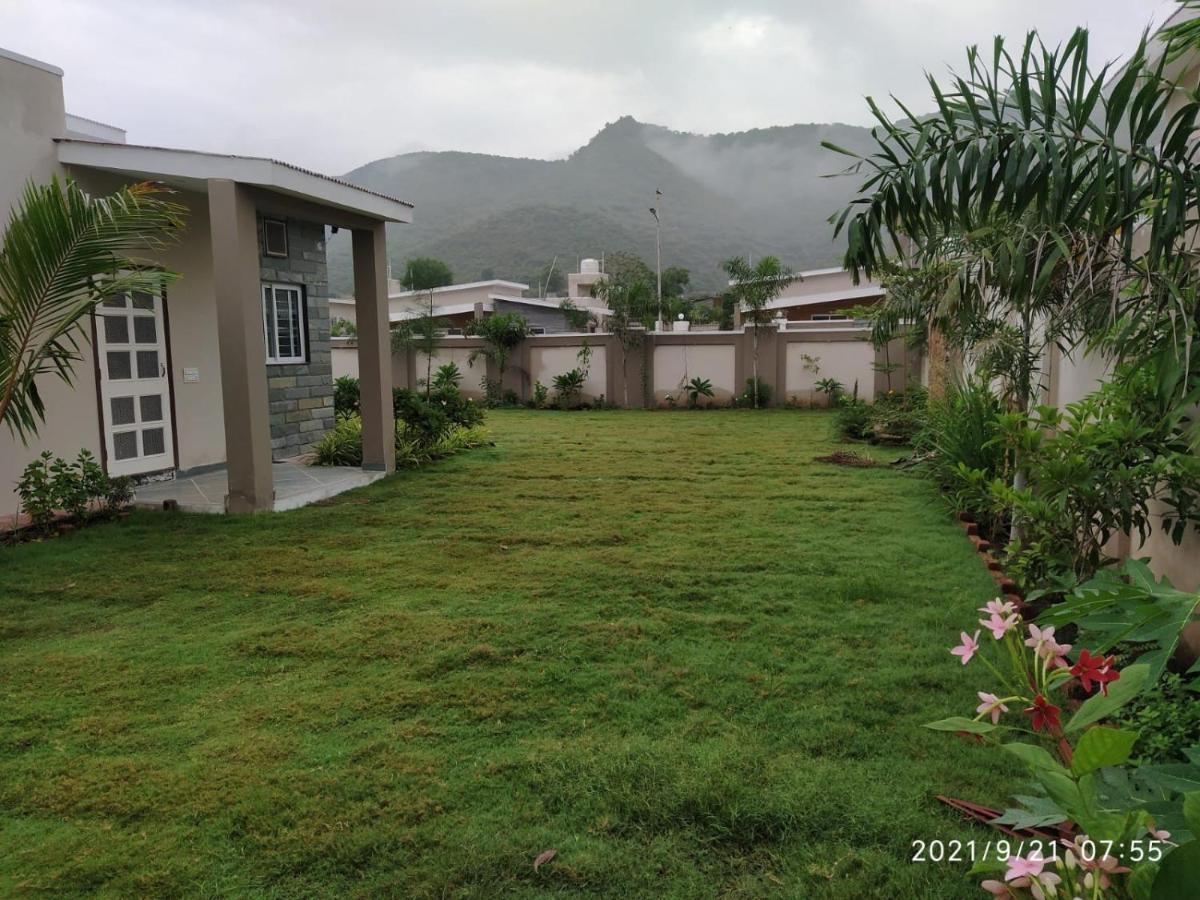 Nine Hill Villa - 2Bhk Private Villa With Pool Udaipur Exterior photo